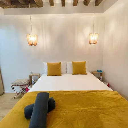 Cocoon Gallery Bed & Breakfast